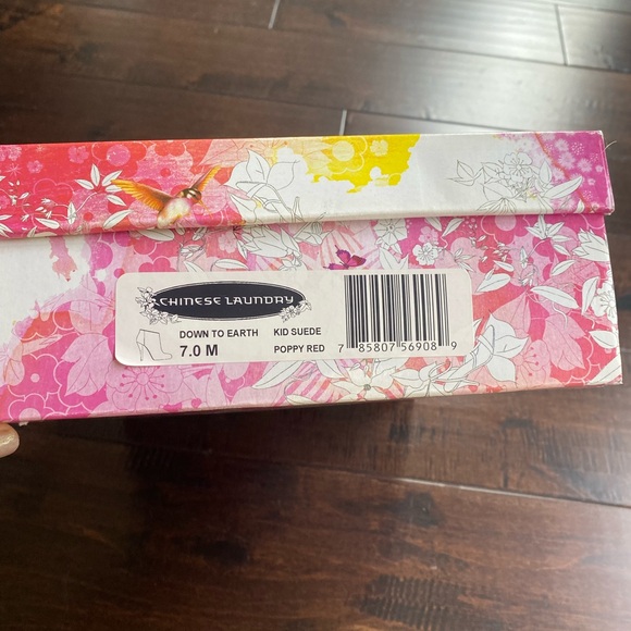 Red suede leather boots size 7 brand new in the box by Chinese Laundry - Picture 3 of 11